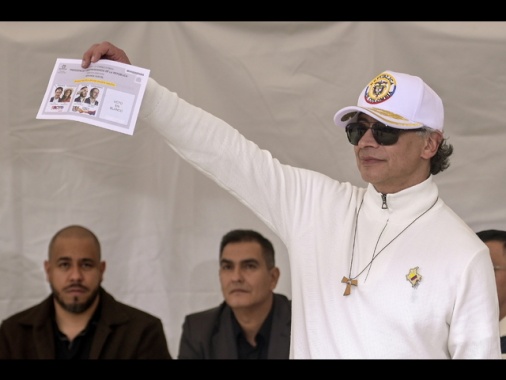 Elezioni in Colombia, Petro chiede di attendere lo scrutinio ufficiale del voto