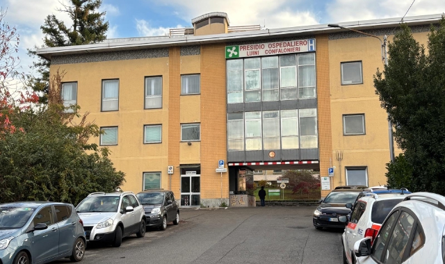 La donna di 84 è stata trasportata in codice rosso all’ospedale di Luino  (foto archivio)