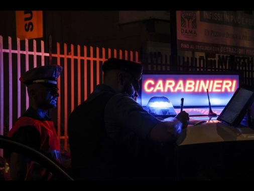 Gli sparano davanti casa , morto 21enne a Napoli