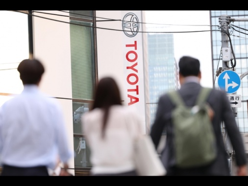 Toyota annuncia ulteriore taglio della produzione di 100mila veicoli